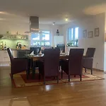 Homestay szállás Deluxe Helle Mit Terrasse & Wlan Zw U Frankreich, Private Fuer Handwerker