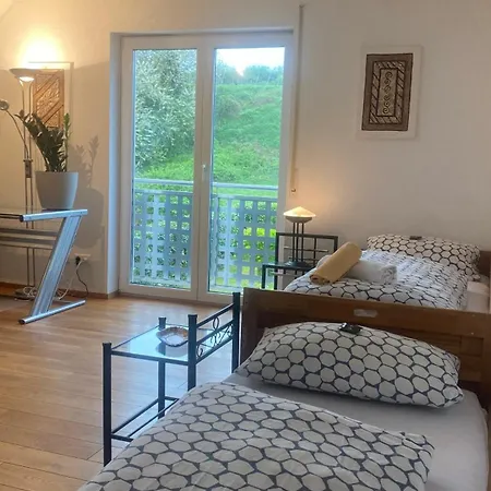 홈스테이 Deluxe Helle Mit Terrasse & Wlan Zw U Frankreich, Private Fuer Handwerker *