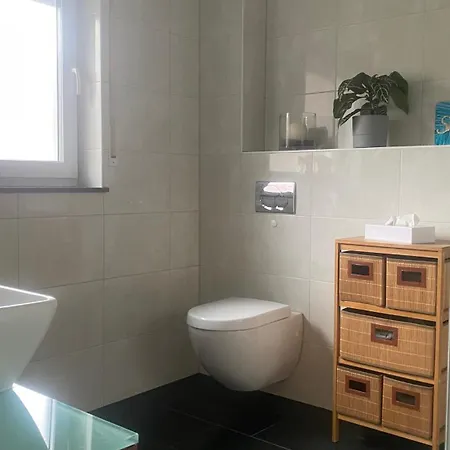 Deluxe Helle Mit Terrasse & Wlan Zw U Frankreich, Private Fuer Handwerker Kwatera prywatna *