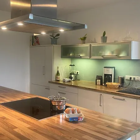 Deluxe Helle Mit Terrasse & Wlan Zw U Frankreich, Private Fuer Handwerker
